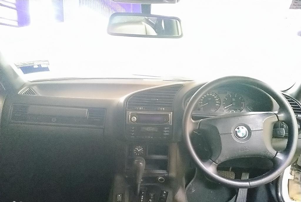 WHH8962 BMW 318i