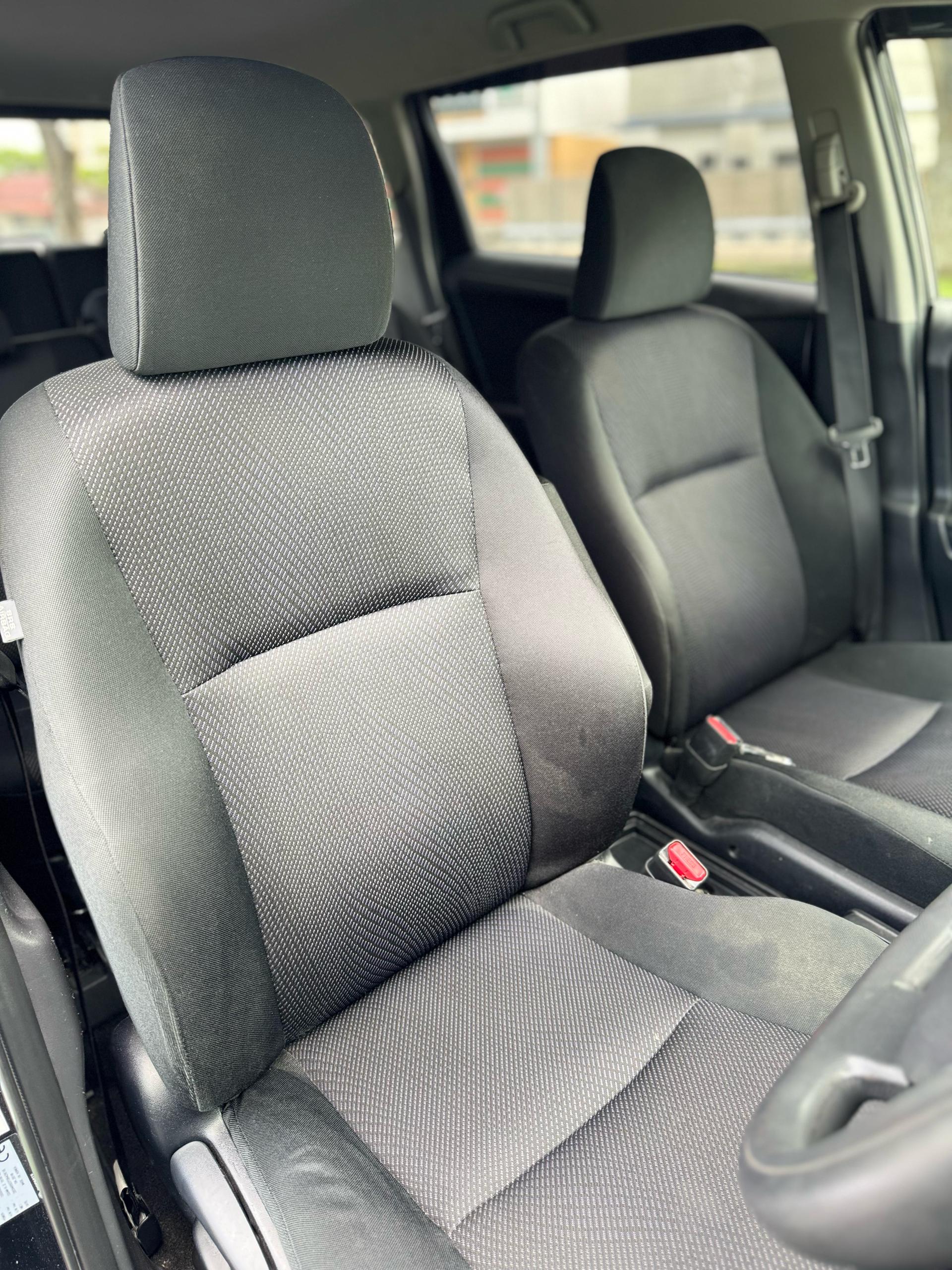 VGL2690 TOYOTA WISH (A)