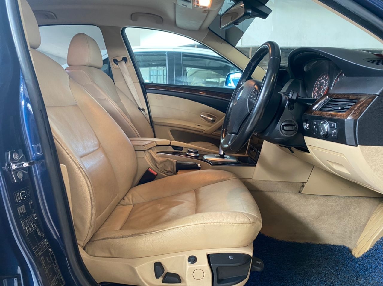 WXV1163 BMW 523I SE (A)