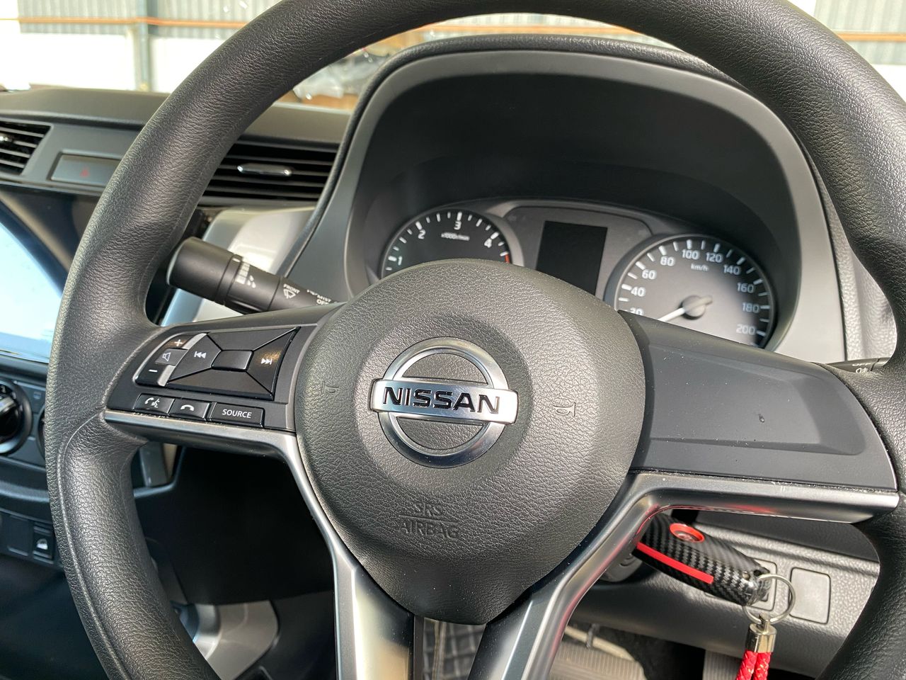 BQT1718 NISSAN NAVARA 2.5SE AT 4WD