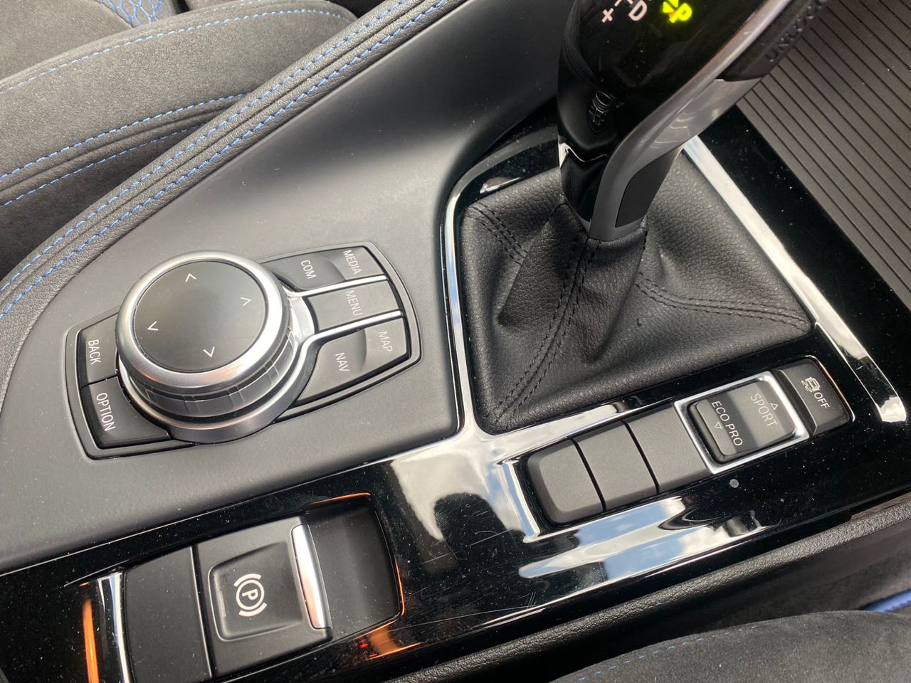 JVY2233 BMW X2 20i M Sport