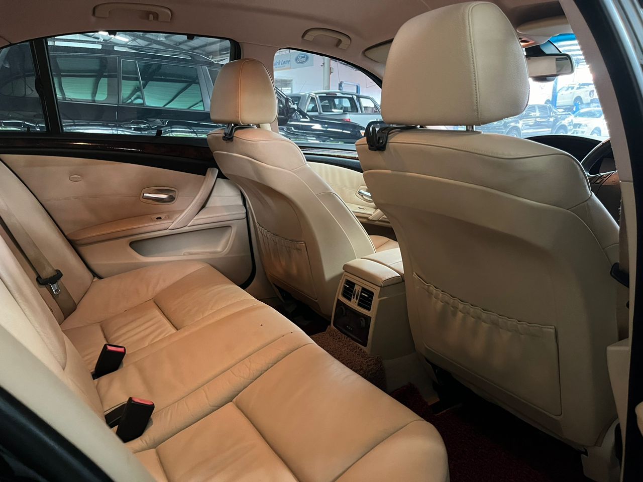 W2318V BMW 523II