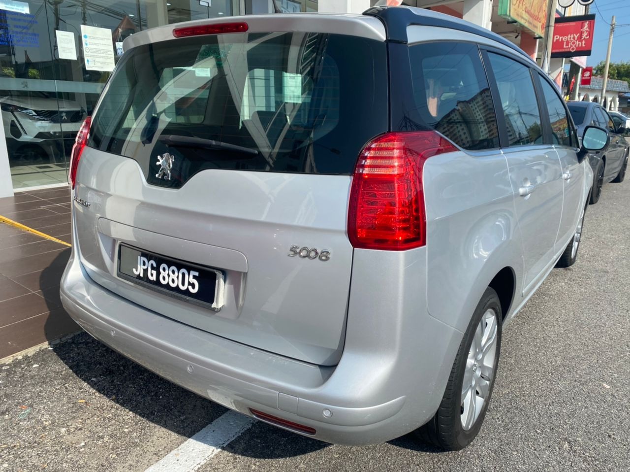 JPG8805 PEUGEOT 5008