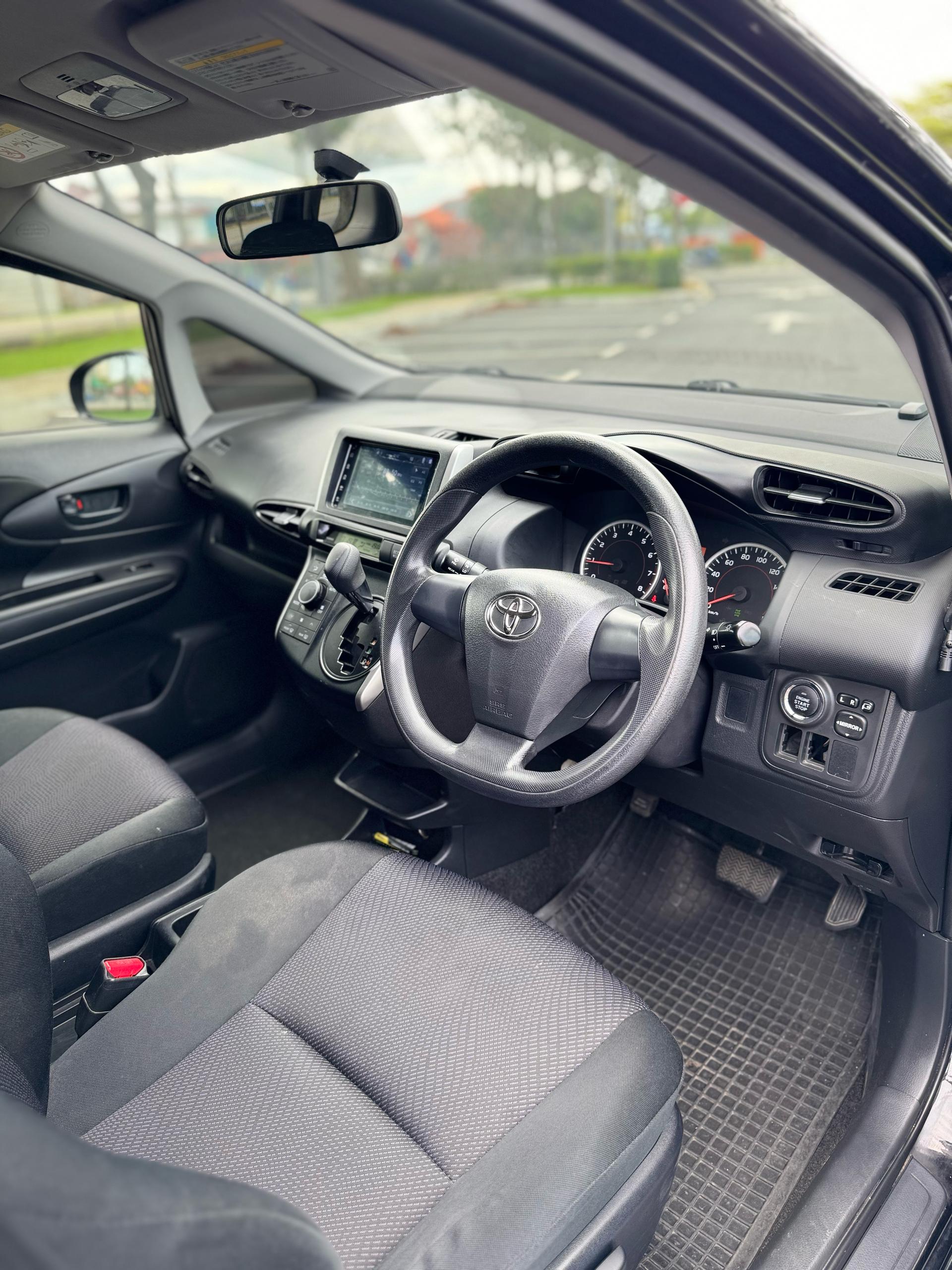 VGL2690 TOYOTA WISH (A)