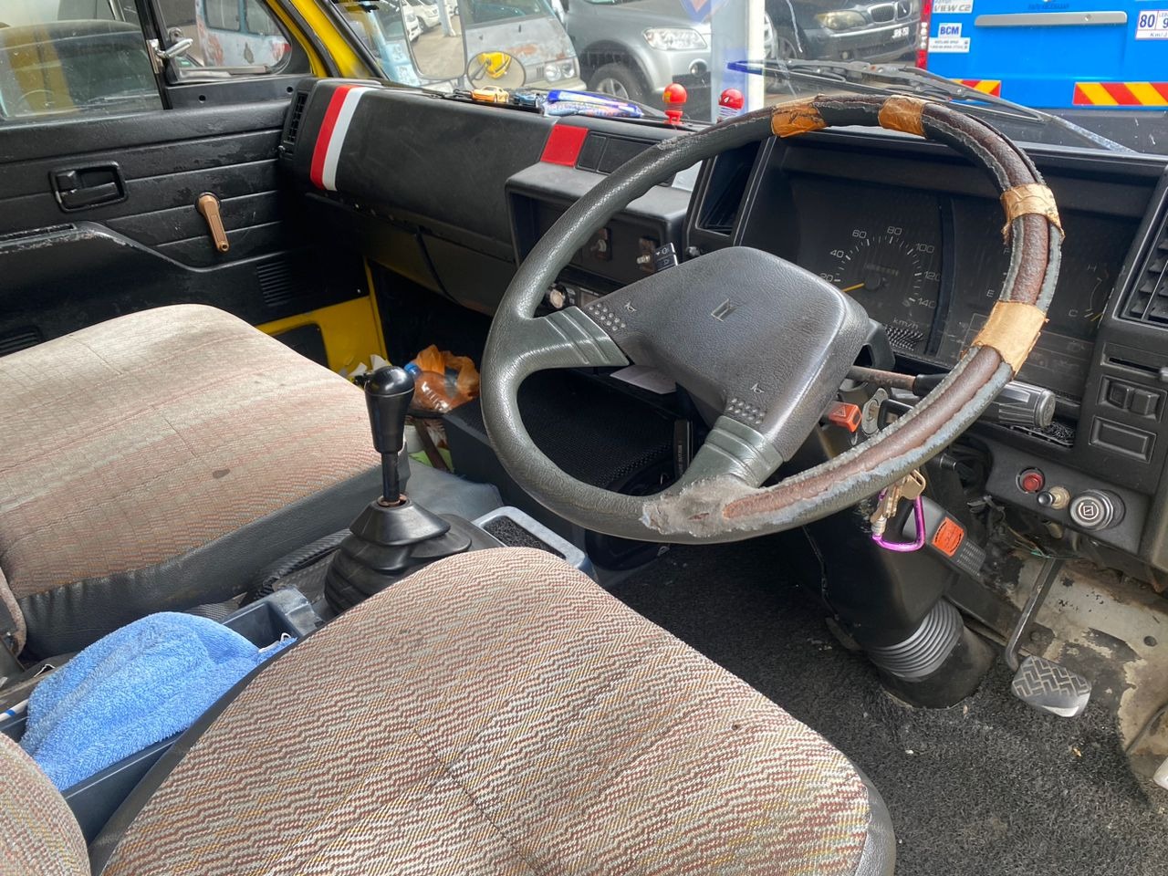 BEN524 Isuzu Steel Bonded Lorry with tailgate 14 1/2 kaki