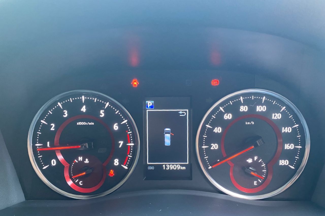 TOYOTA ALPHARD 2.5 SC