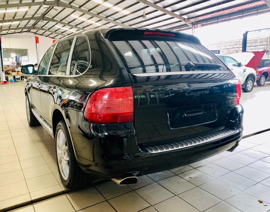 PORSCHE CAYENNE