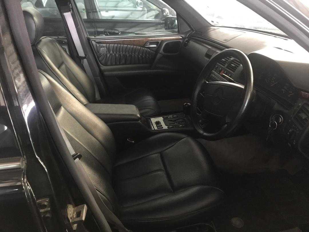 Mercedes Benz E300TD