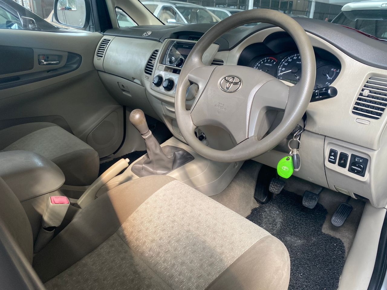 WC1700F TOYOTA INNOVA 2.0E (M)