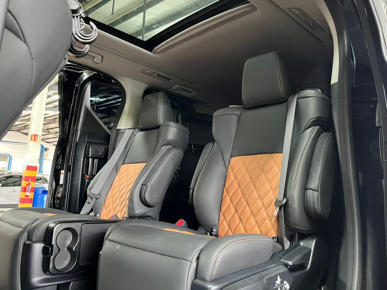 TOYOTA ALPHARD 2.5