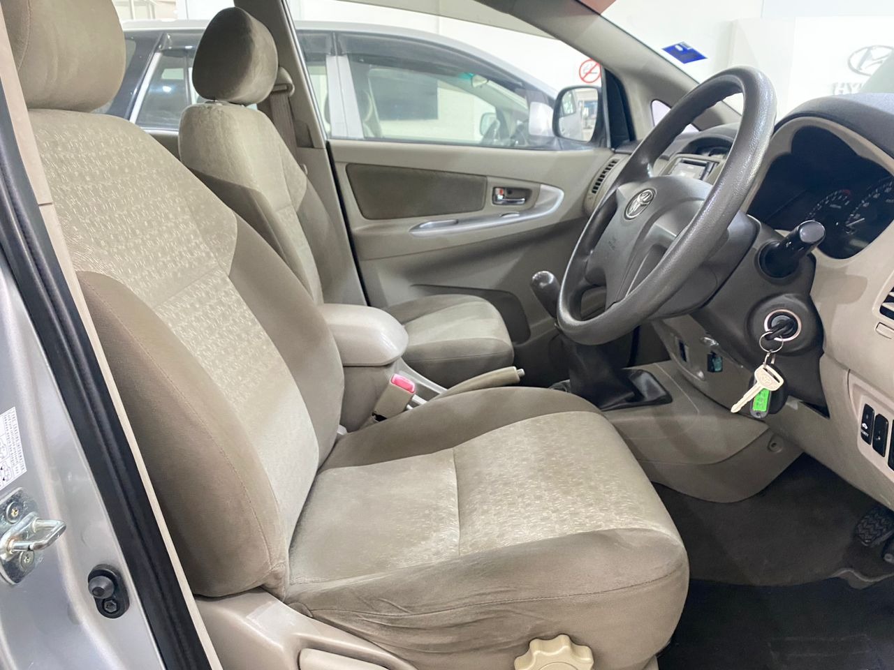 WC3427H TOYOTA INNOVA 2.0E (M)