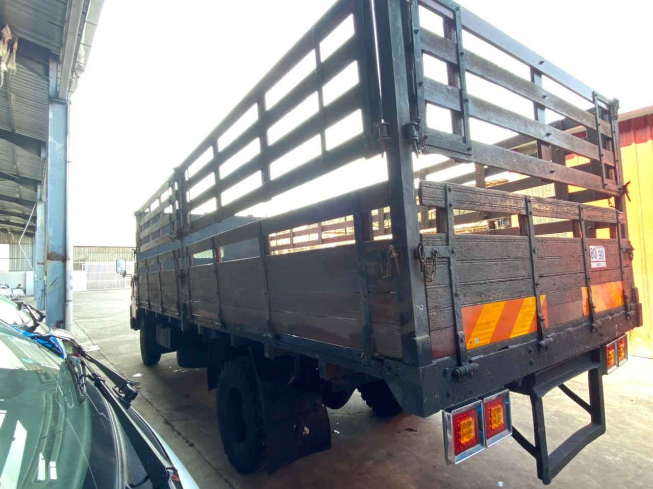 DAIHATSU LORRY 17 1/2 KAKI