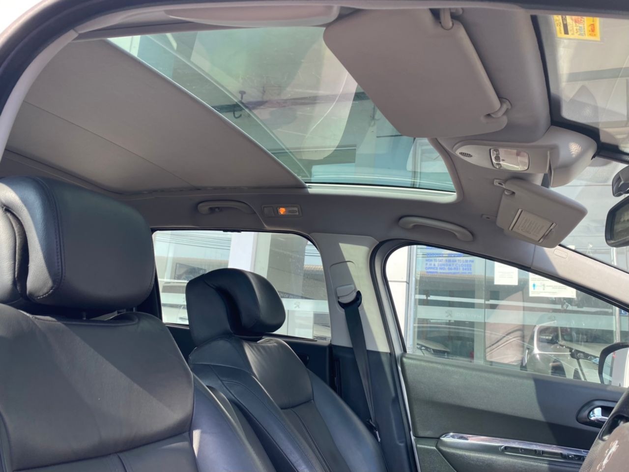 JPG8805 PEUGEOT 5008