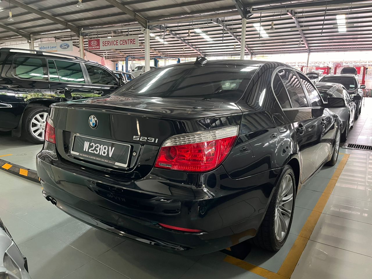 W2318V BMW 523II