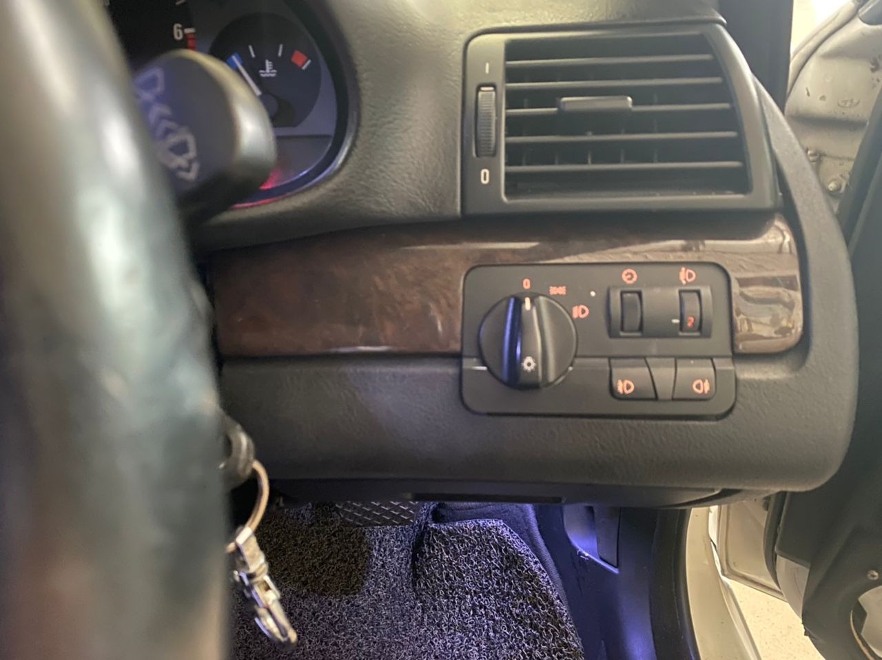 WPD5338 BMW 325I (A)