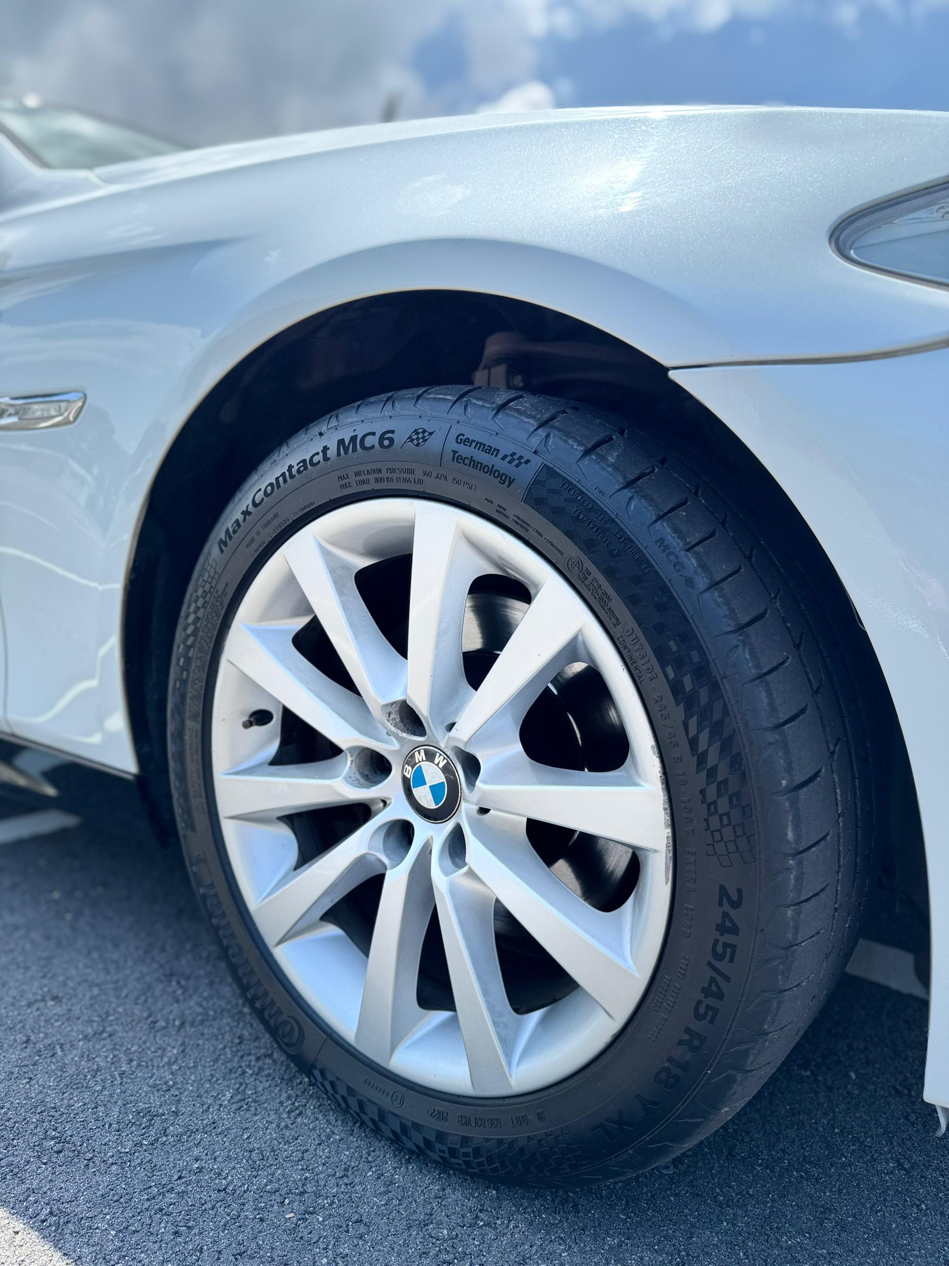 SM503 BMW 528I
