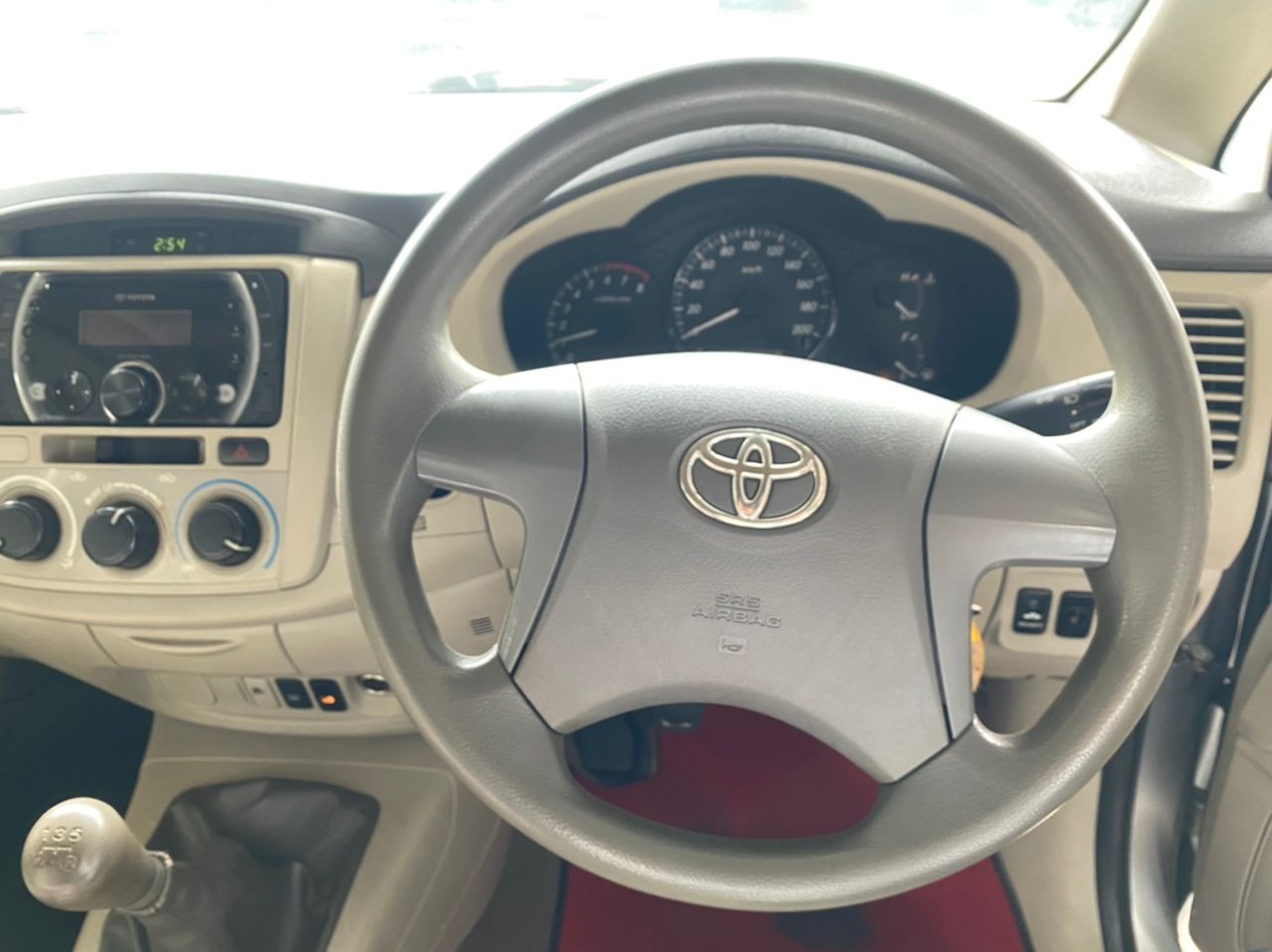 WC5207G TOYOTA INNOVA 2.0E (M)