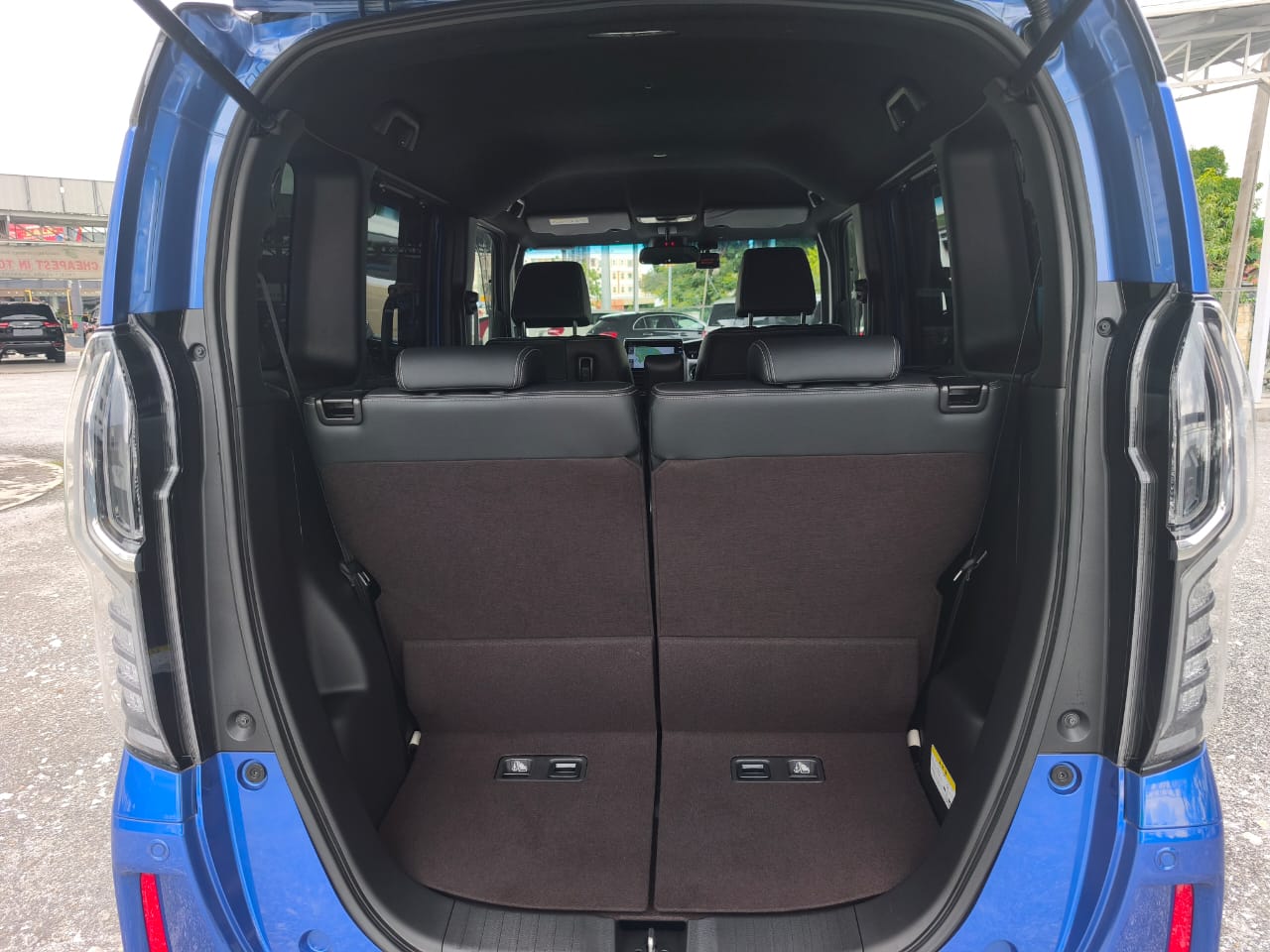 Honda N-BOX Custom