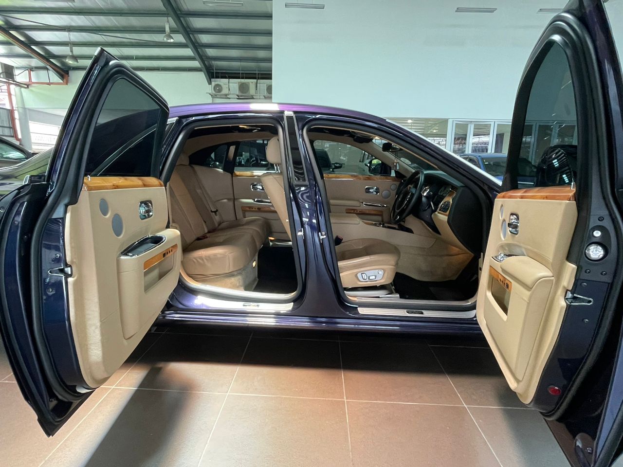 ROLLS ROYCE GHOST 6.6 V12 (A)