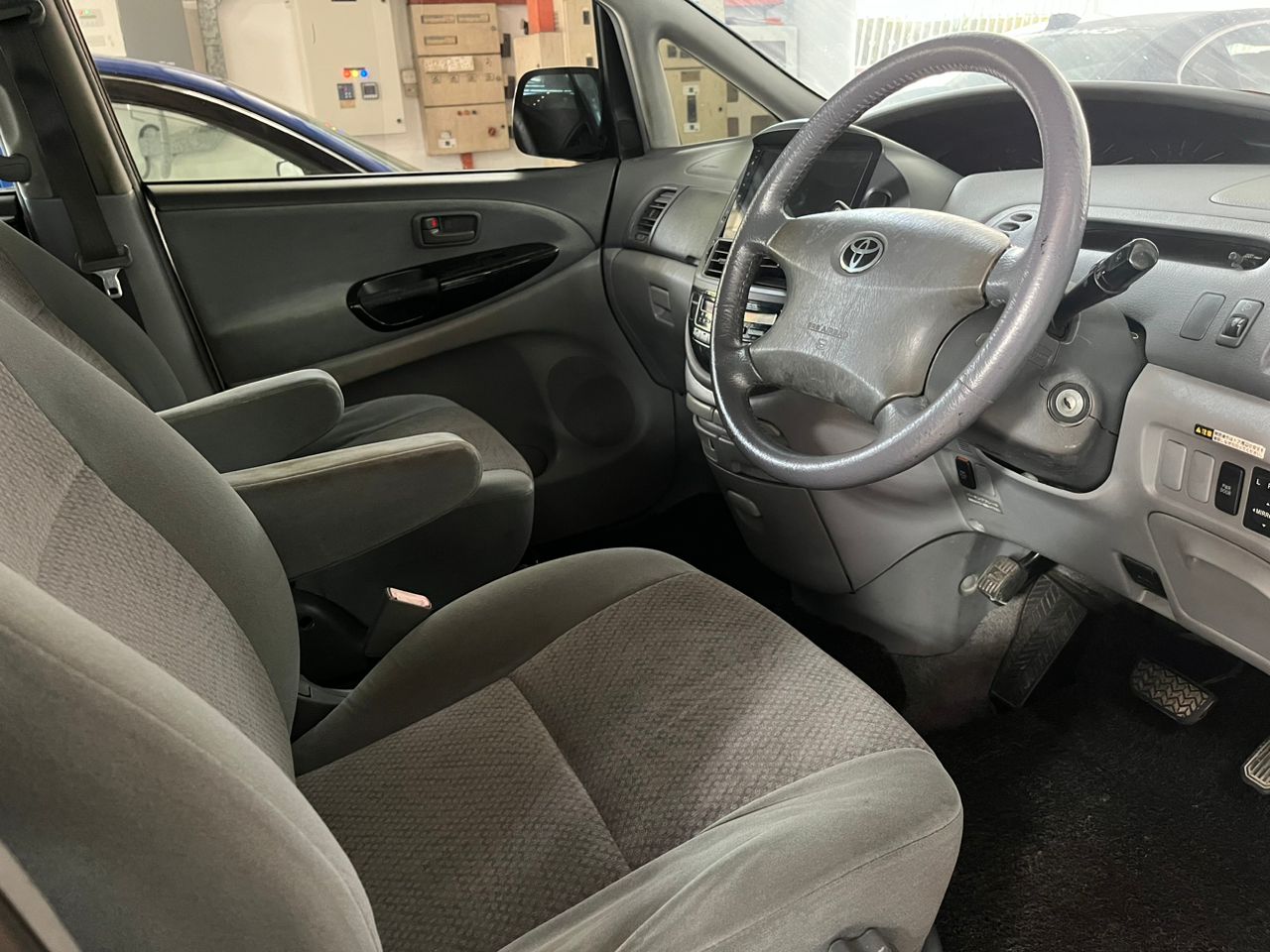 WPQ1984 TOYOTA ESTIMA 3.0