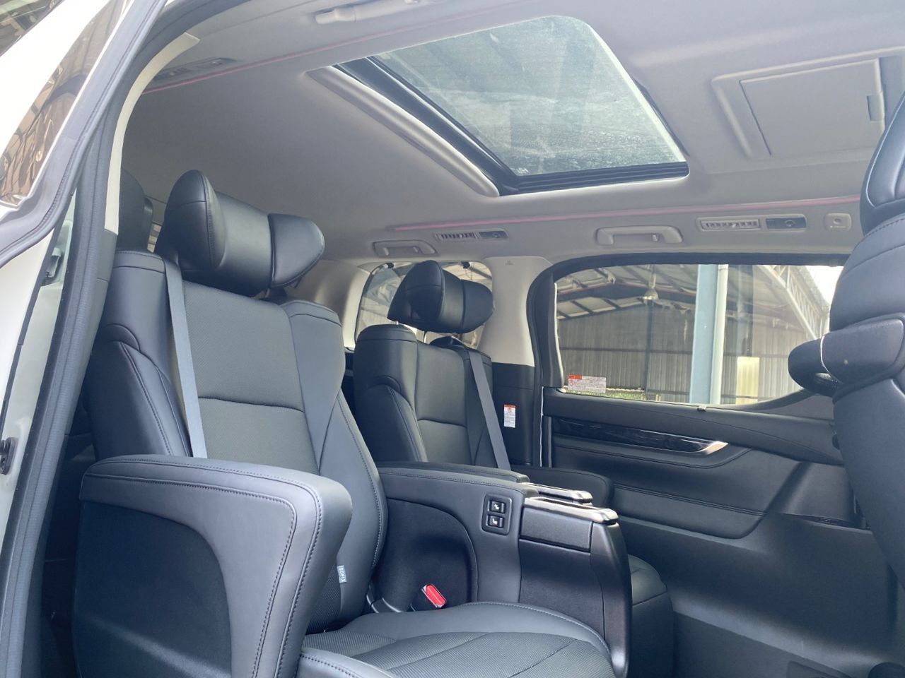 TOYOTA ALPHARD 2.5 SC