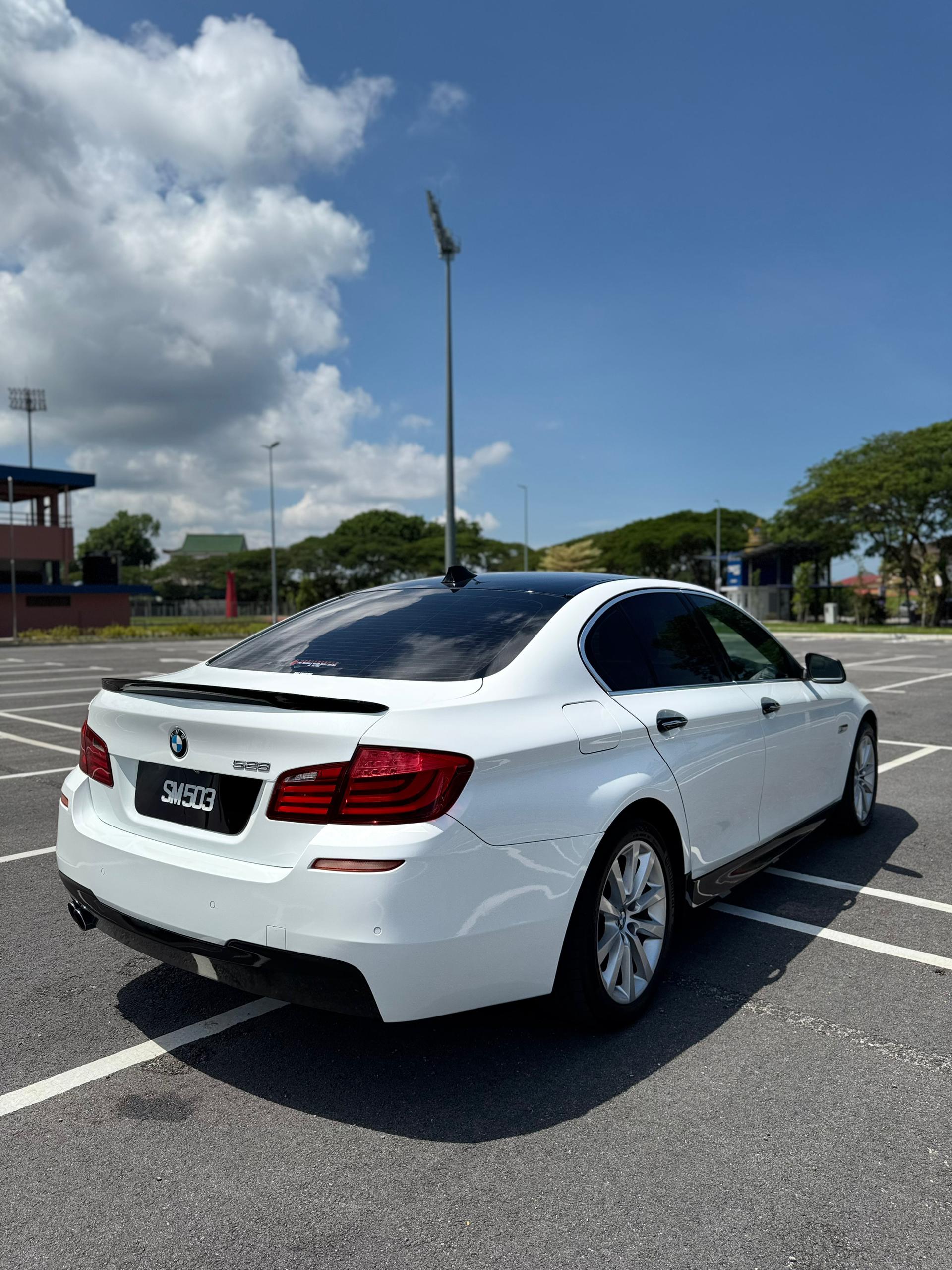 SM503 BMW 528I