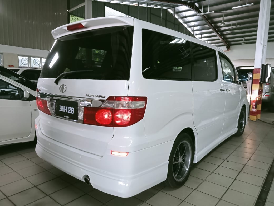 BHH 128 TOYOTA ALPHARD 3.0