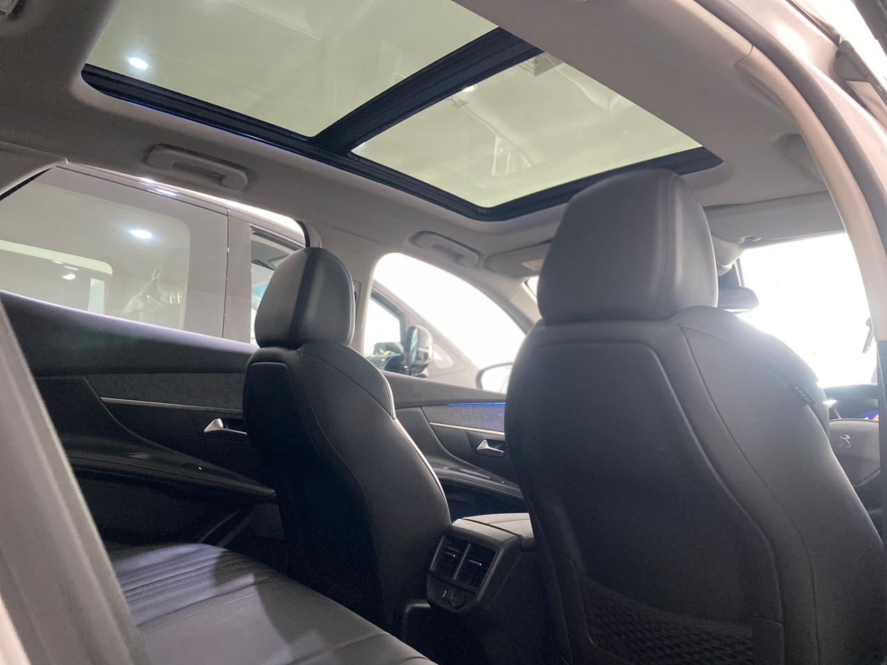 AMC2080 PRE-OWNED UNIT PEUGEOT 3008