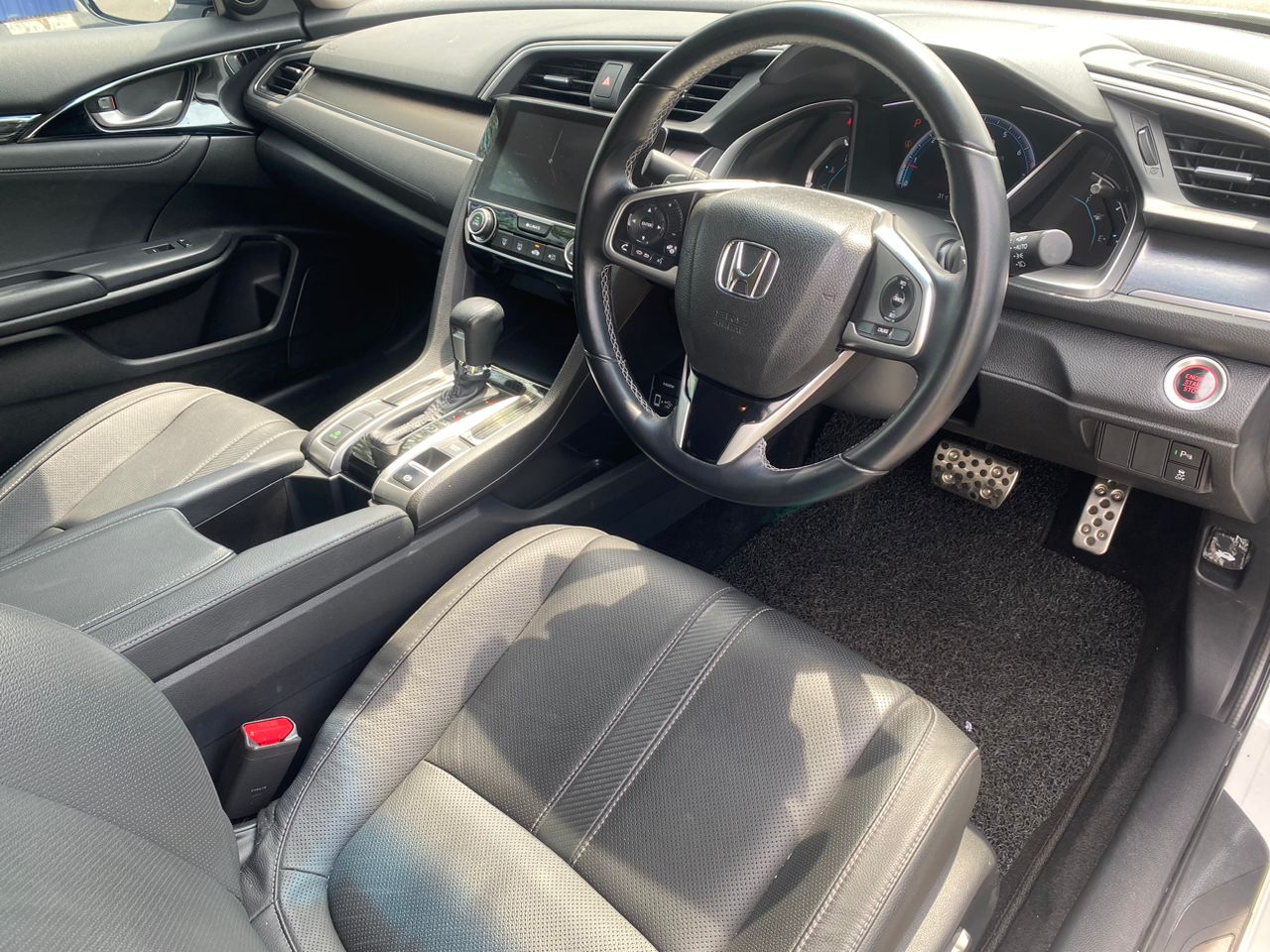 JTB966 HONDA CIVIC 1.5 TC-P