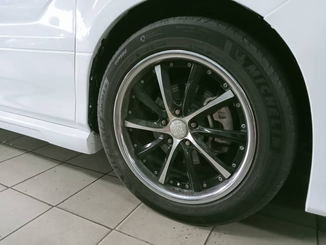 BHH 128 TOYOTA ALPHARD 3.0