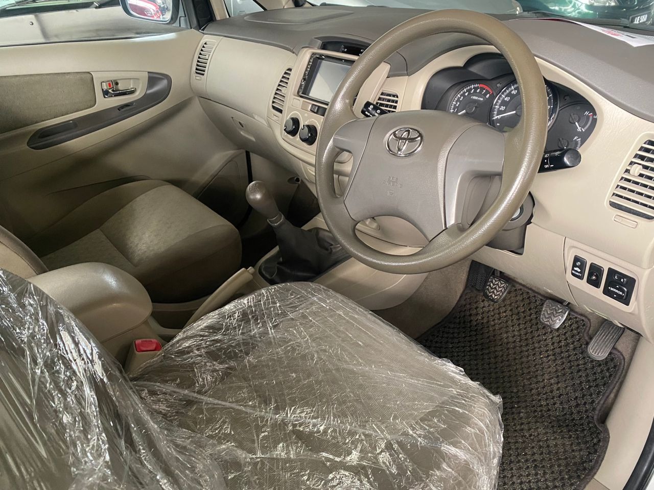 WC8781D TOYOTA INNOVA 2.0E (M)