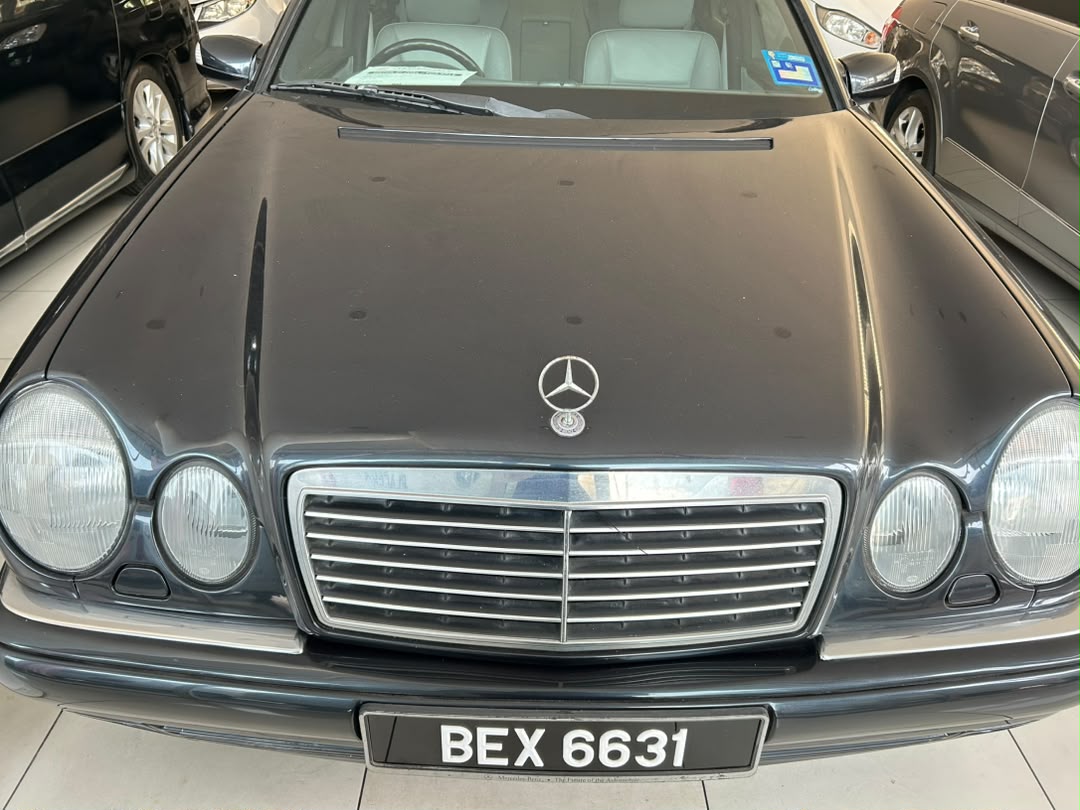 MERCEDES BENZ E300