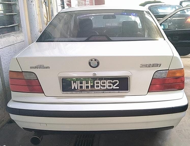 WHH8962 BMW 318i