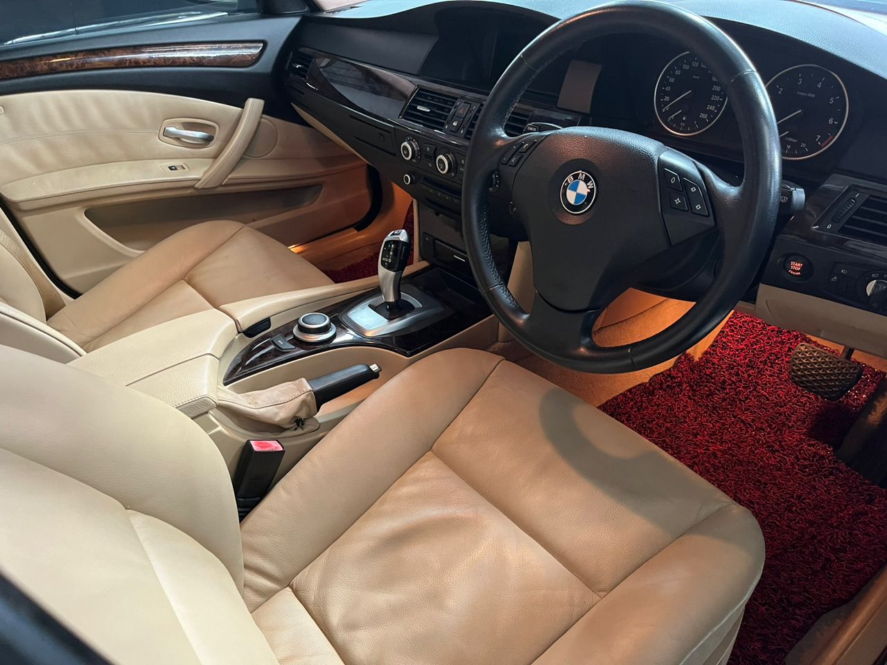 W2318V BMW 523II
