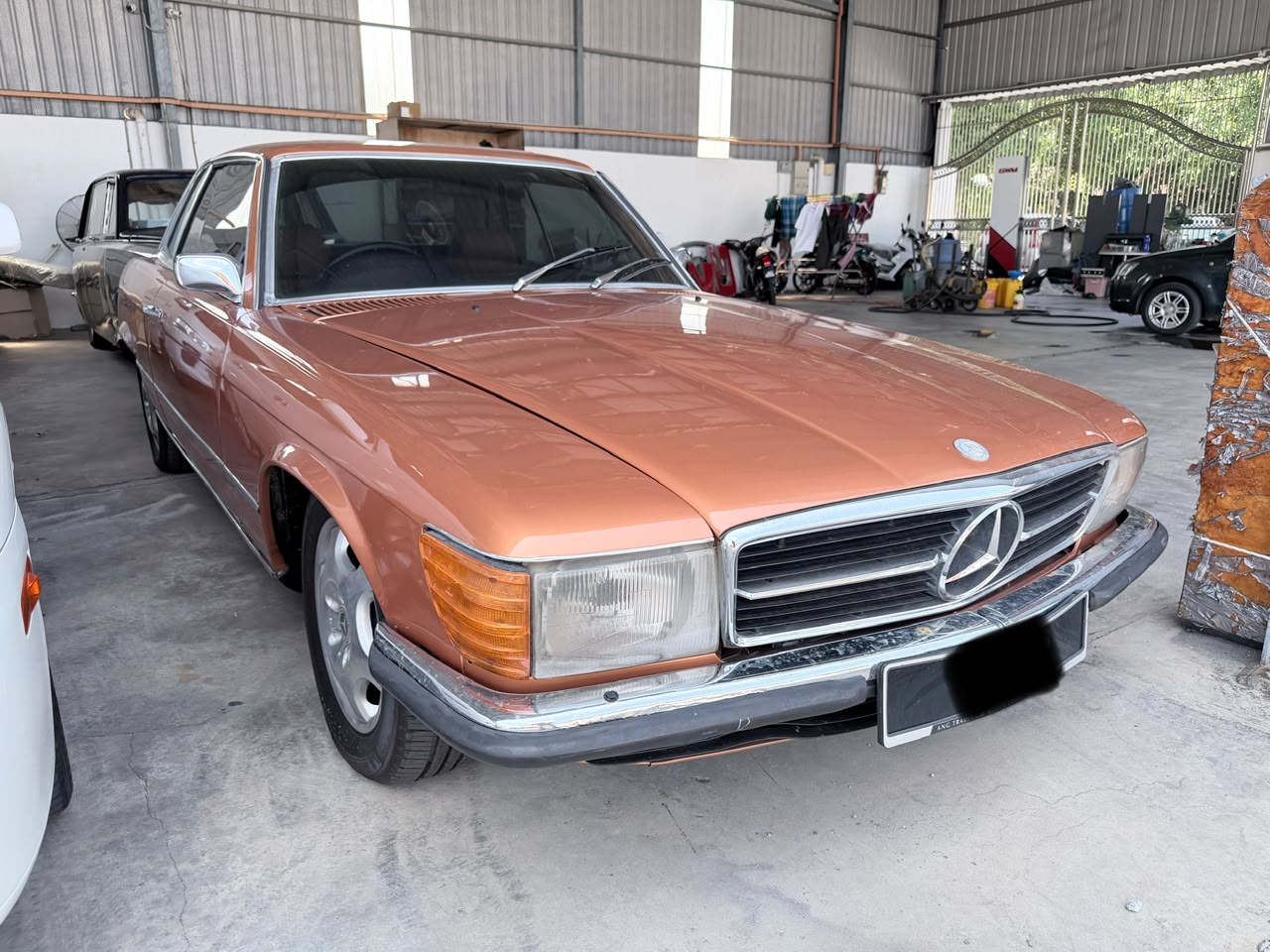 CLASSIC MERCEDES BENZ 450 SLC