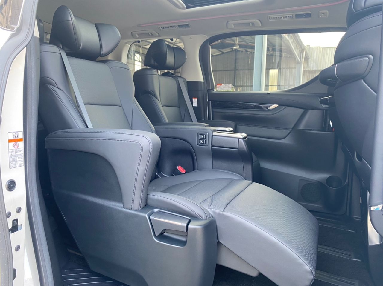 TOYOTA ALPHARD 2.5 SC