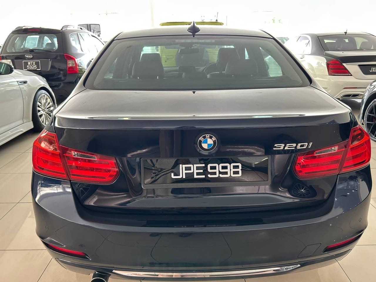 BMW 320i