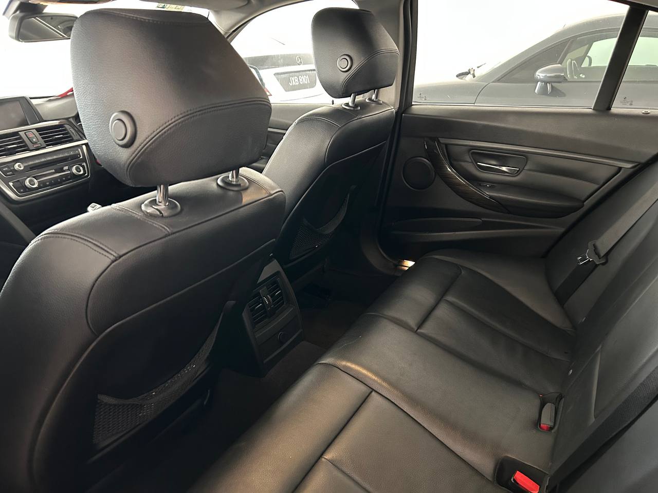 BMW 320i