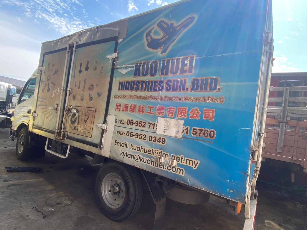 JNQ2016 HINO BOX LORRY 13 KAKI DIESEL HIJAU