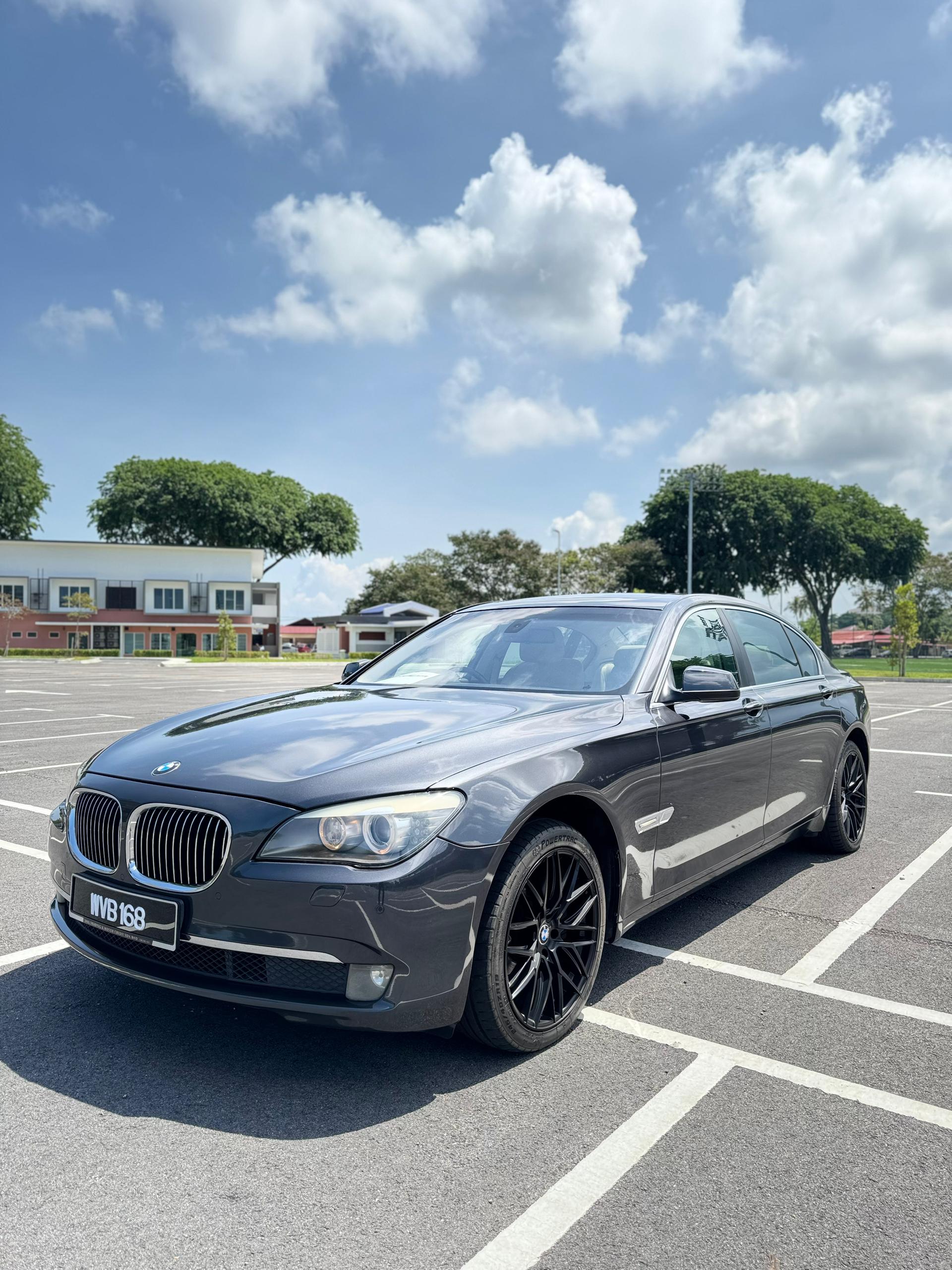 WVB168 BMW 730Li LIMOUSINE