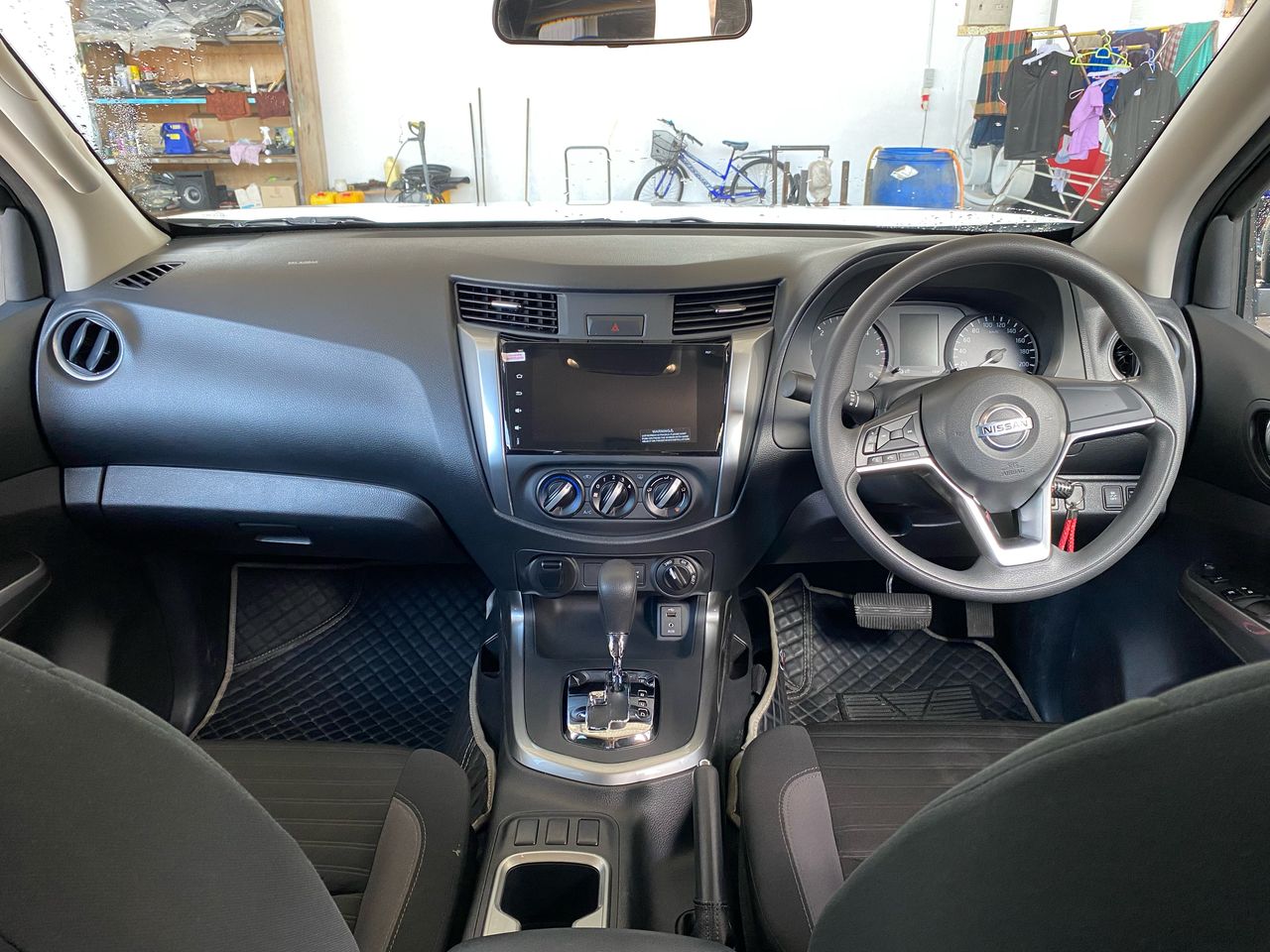 BQT1718 NISSAN NAVARA 2.5SE AT 4WD