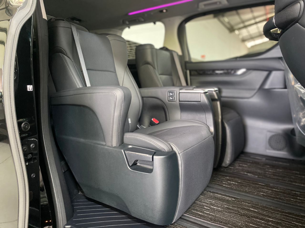 UNREGISTER TOYOTA ALPHARD 2.5SC