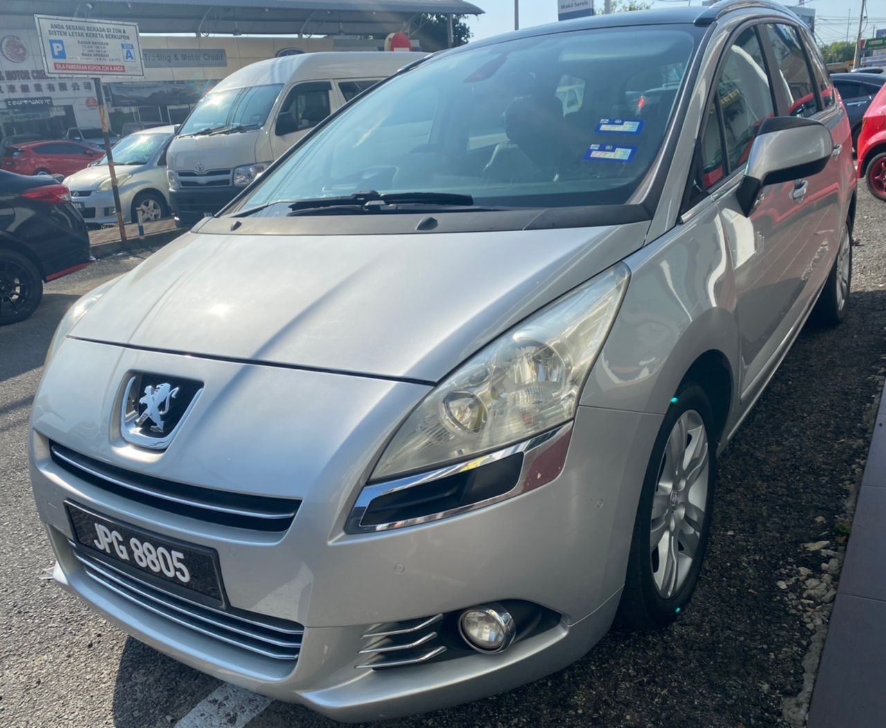 JPG8805 PEUGEOT 5008