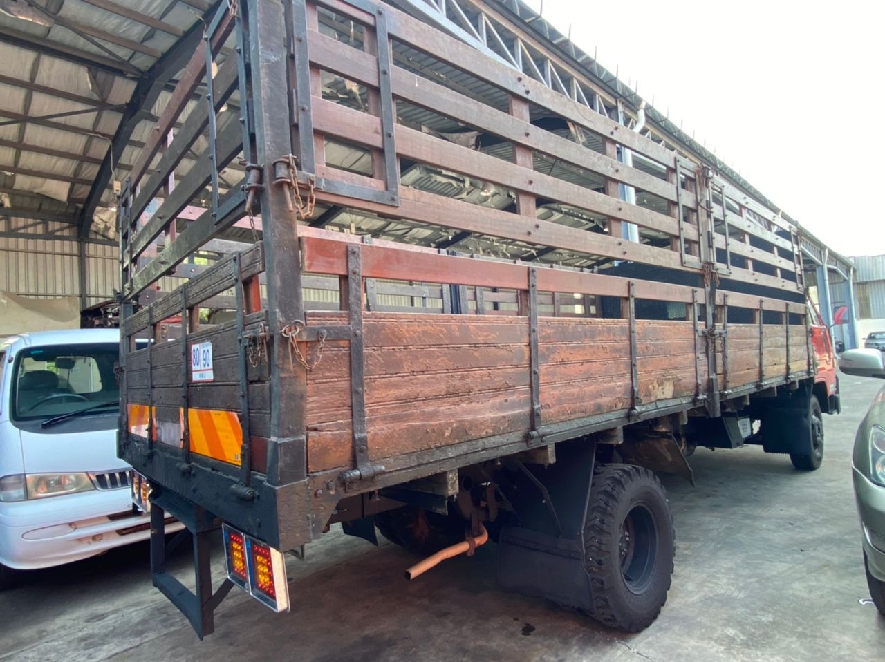 DAIHATSU LORRY 17 1/2 KAKI