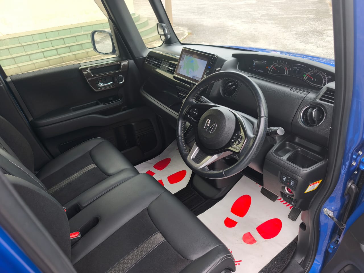 Honda N-BOX Custom