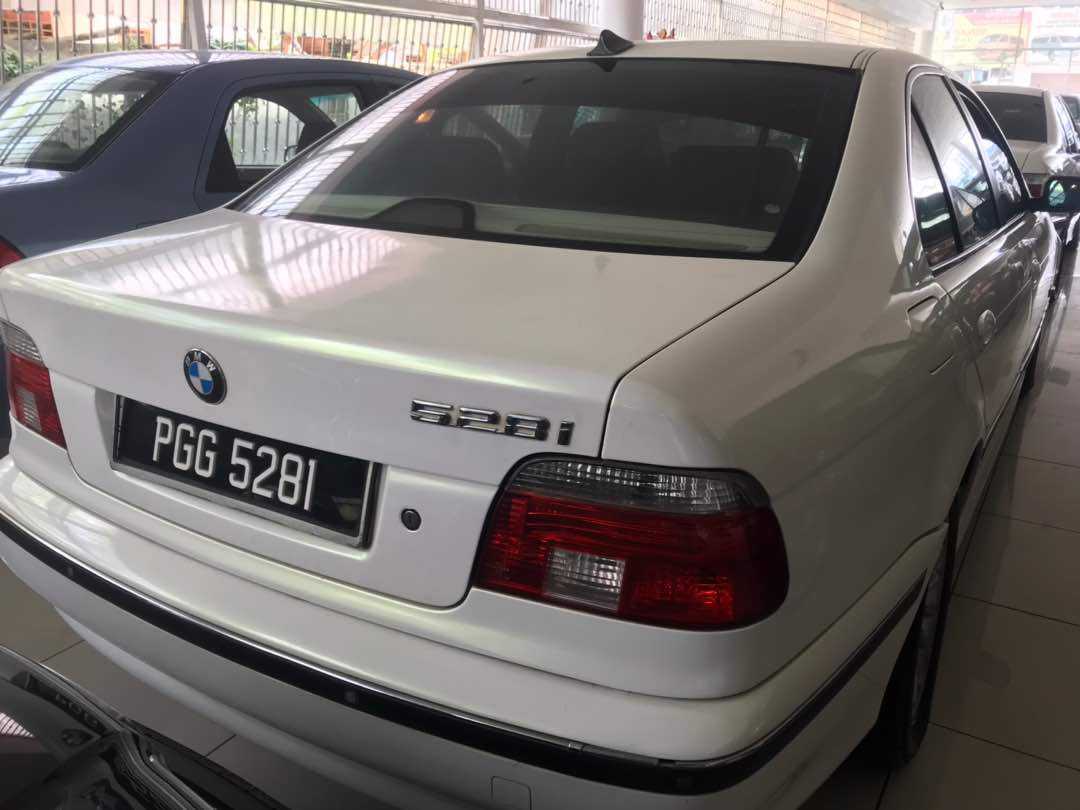 PGG5281 BMW 528i (AUTO)
