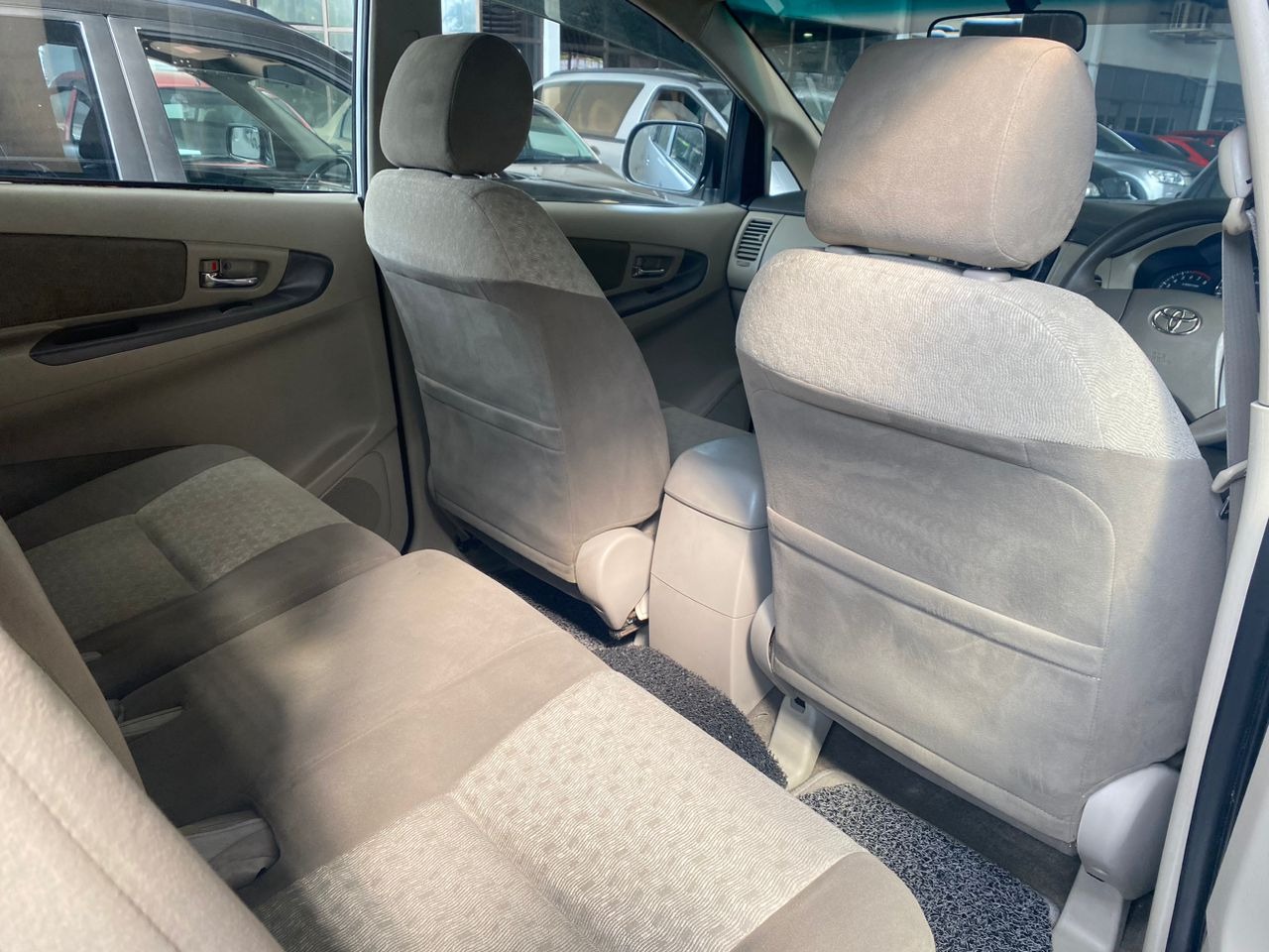 WC1700F TOYOTA INNOVA 2.0E (M)