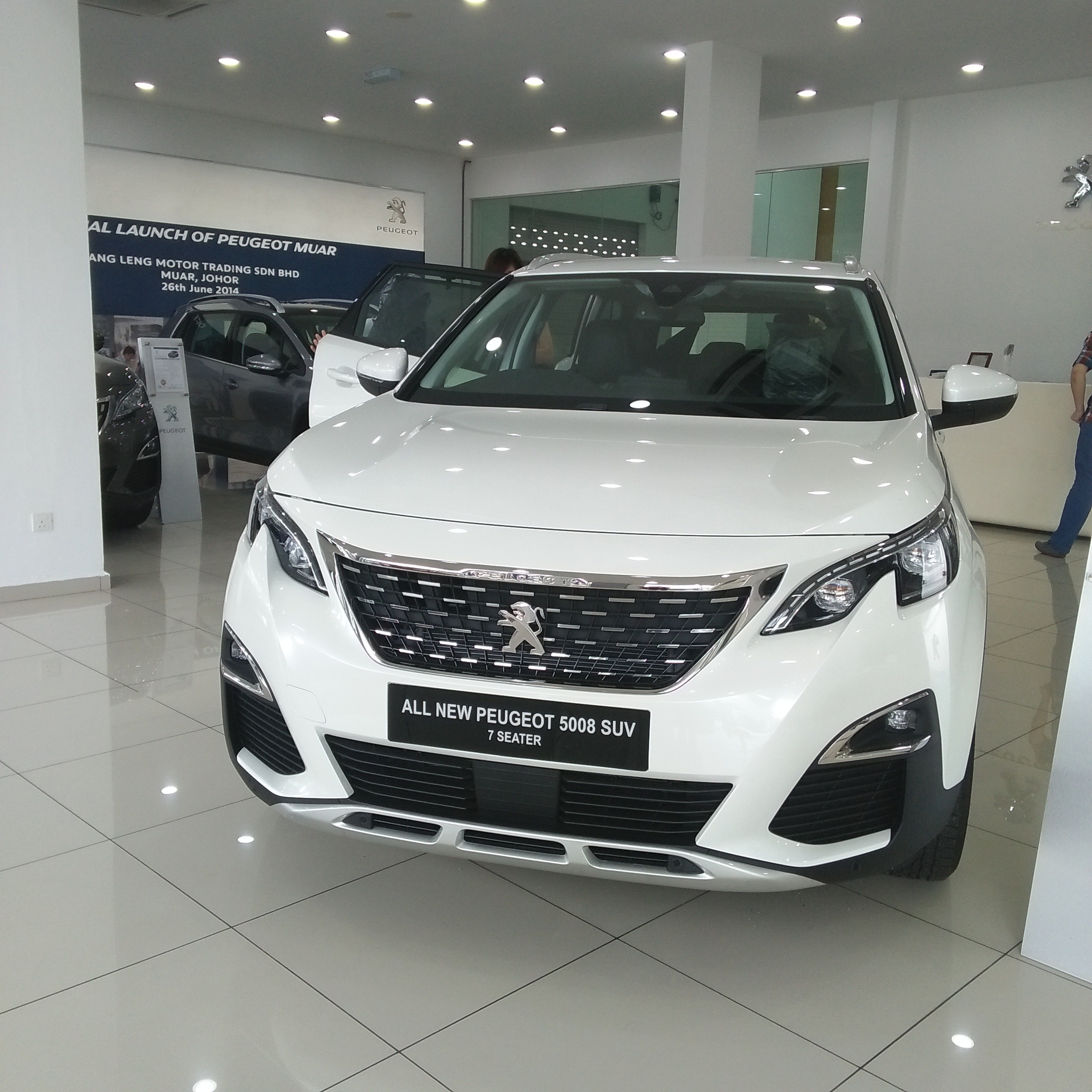 Launching New 7 Seaters Peugeot 5008 SUV